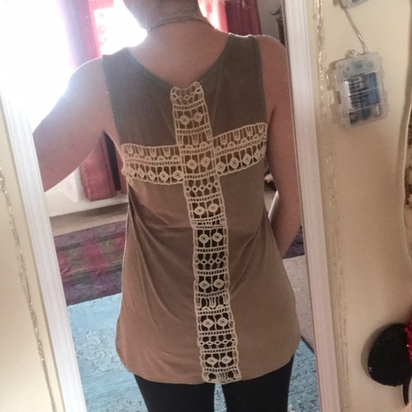 Giraffe Lace Cutout Top - Picture 4 of 4